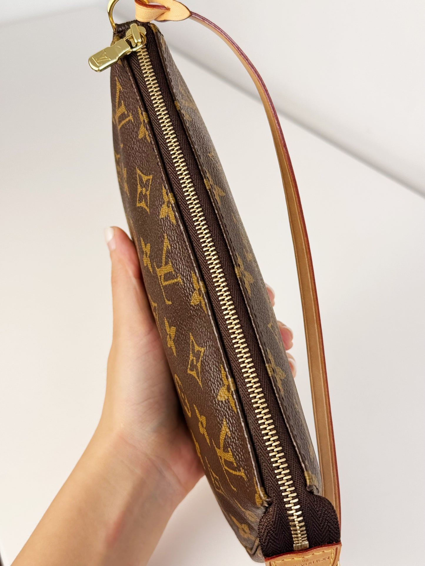 Louis Vuitton Vintage Pochette Accessoires Shoulder Crossbody Bag