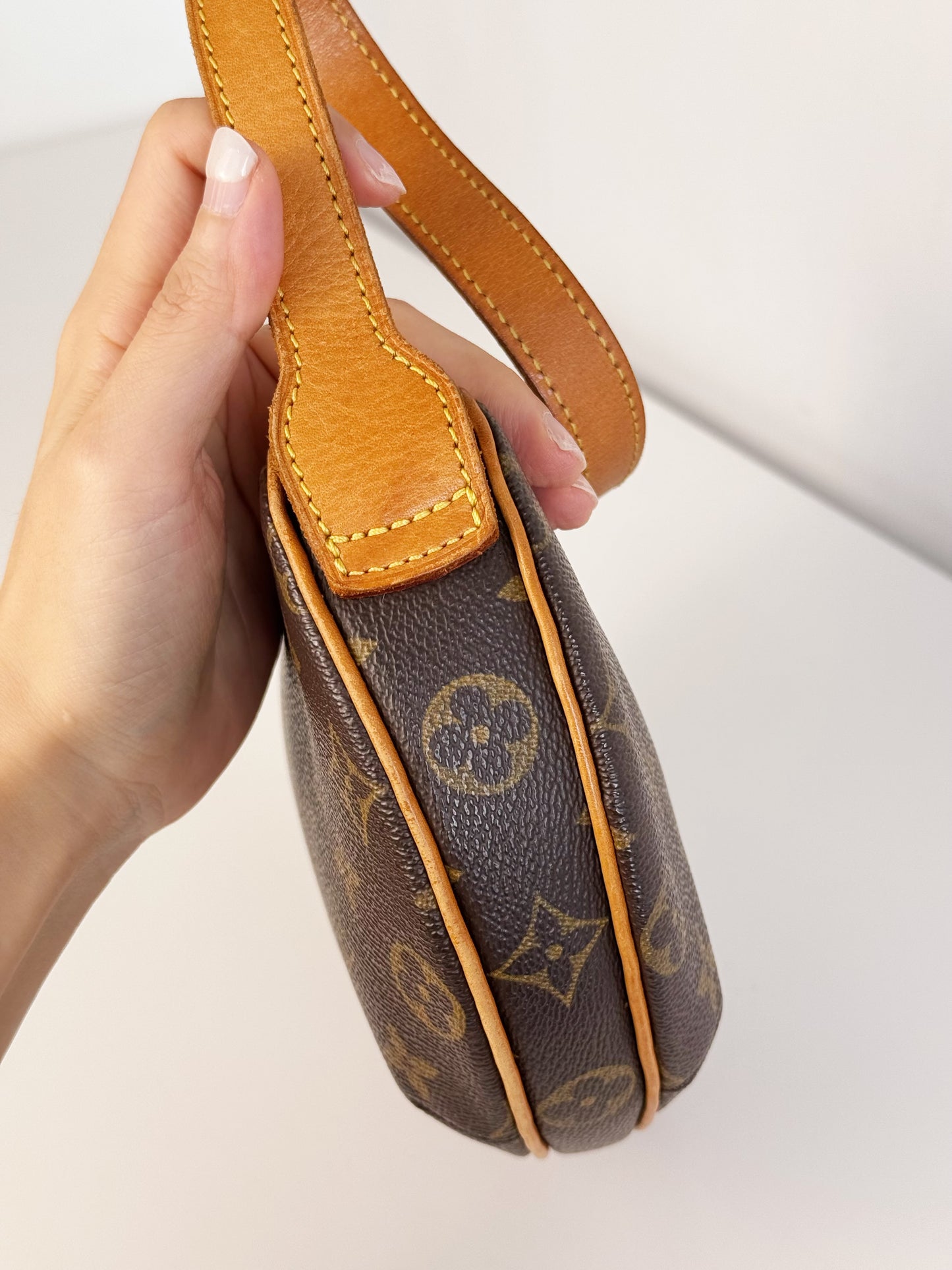 Louis Vuitton Vintage Croissant PM Shoulder Bag