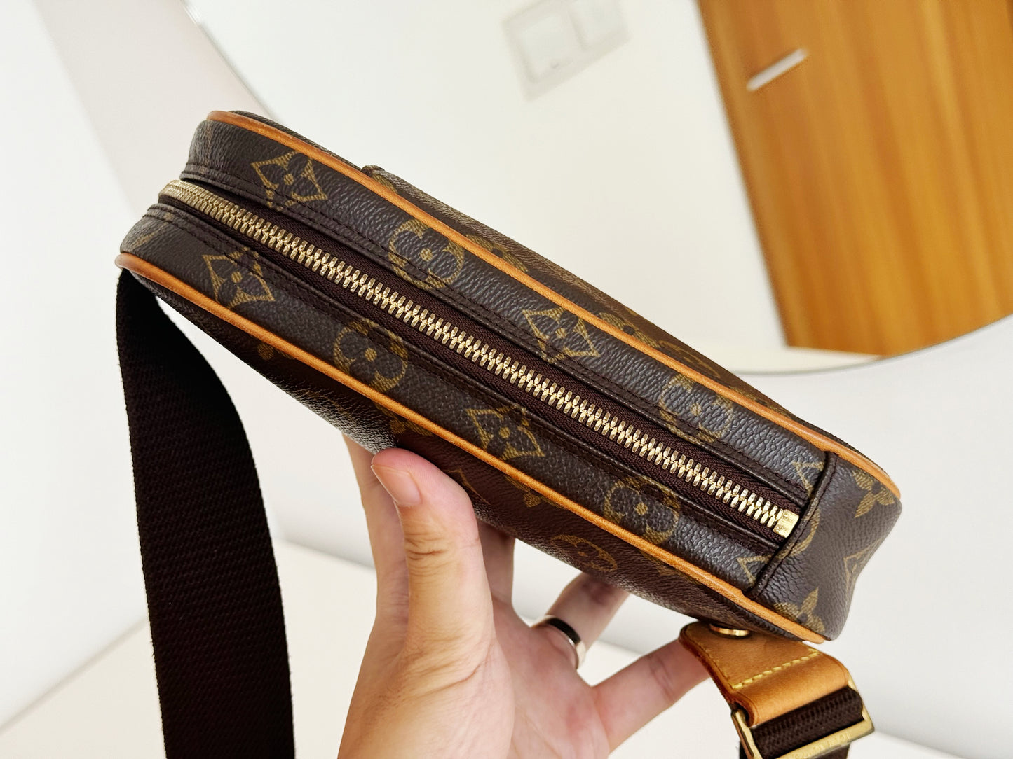 Louis Vuitton Vintage Gange Shoulder Crossbody Bag