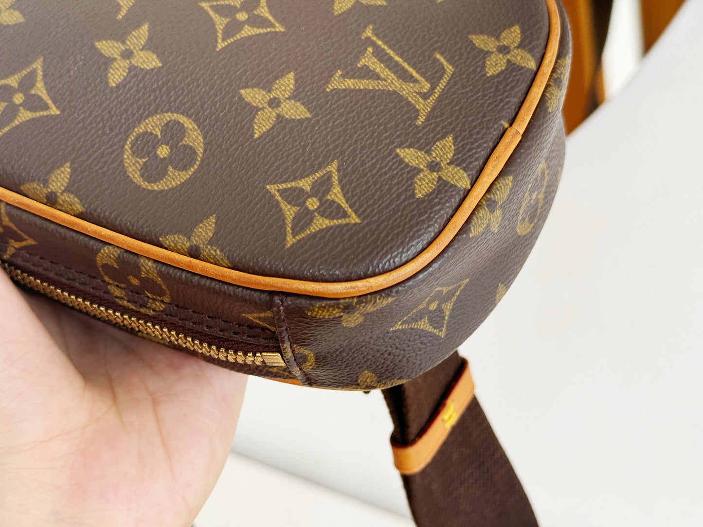 Louis Vuitton Vintage Gange Shoulder Crossbody Bag