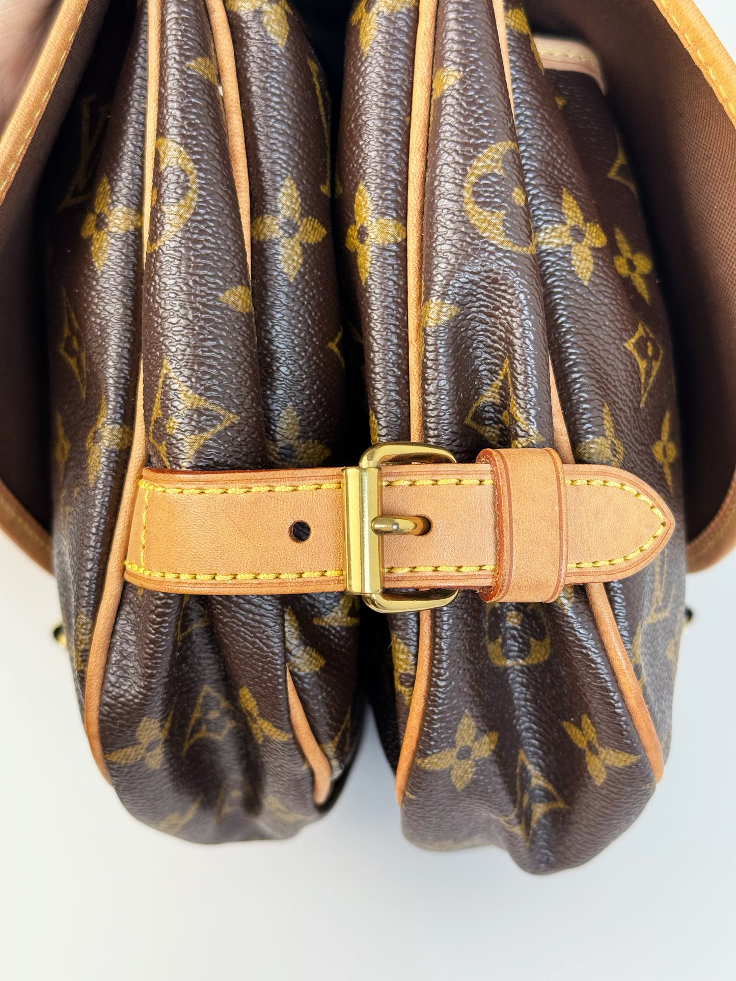Louis Vuitton Vintage Saurmur 30 Shoulder Crossbody Bag