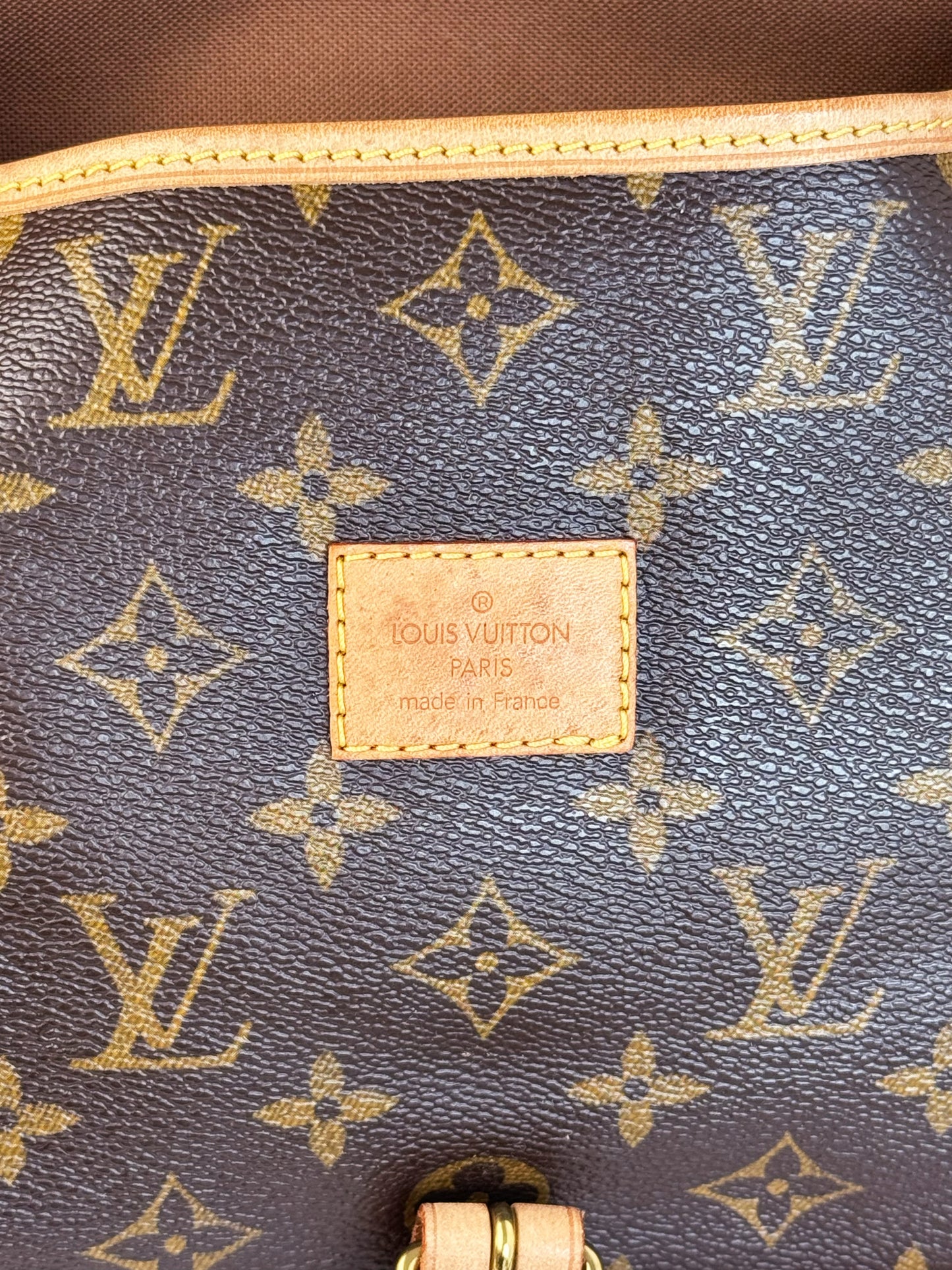 Louis Vuitton Vintage Saurmur 30 Shoulder Crossbody Bag