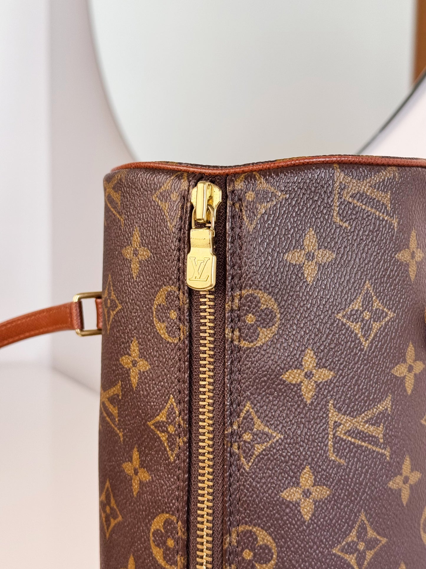 Louis Vuitton Vintage Papillon 26 Handbag Crossbody Bag