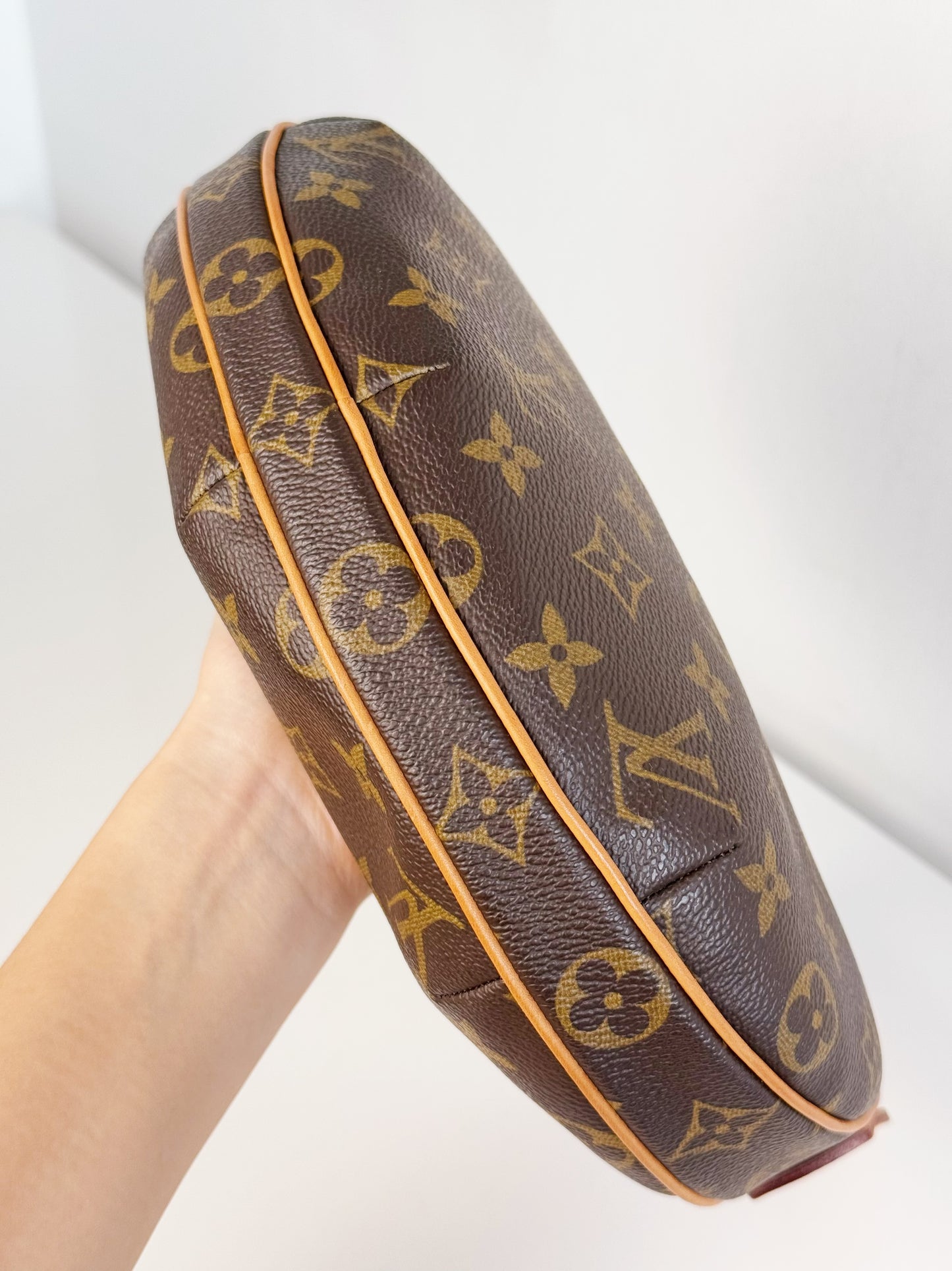Louis Vuitton Vintage Croissant PM Shoulder Bag