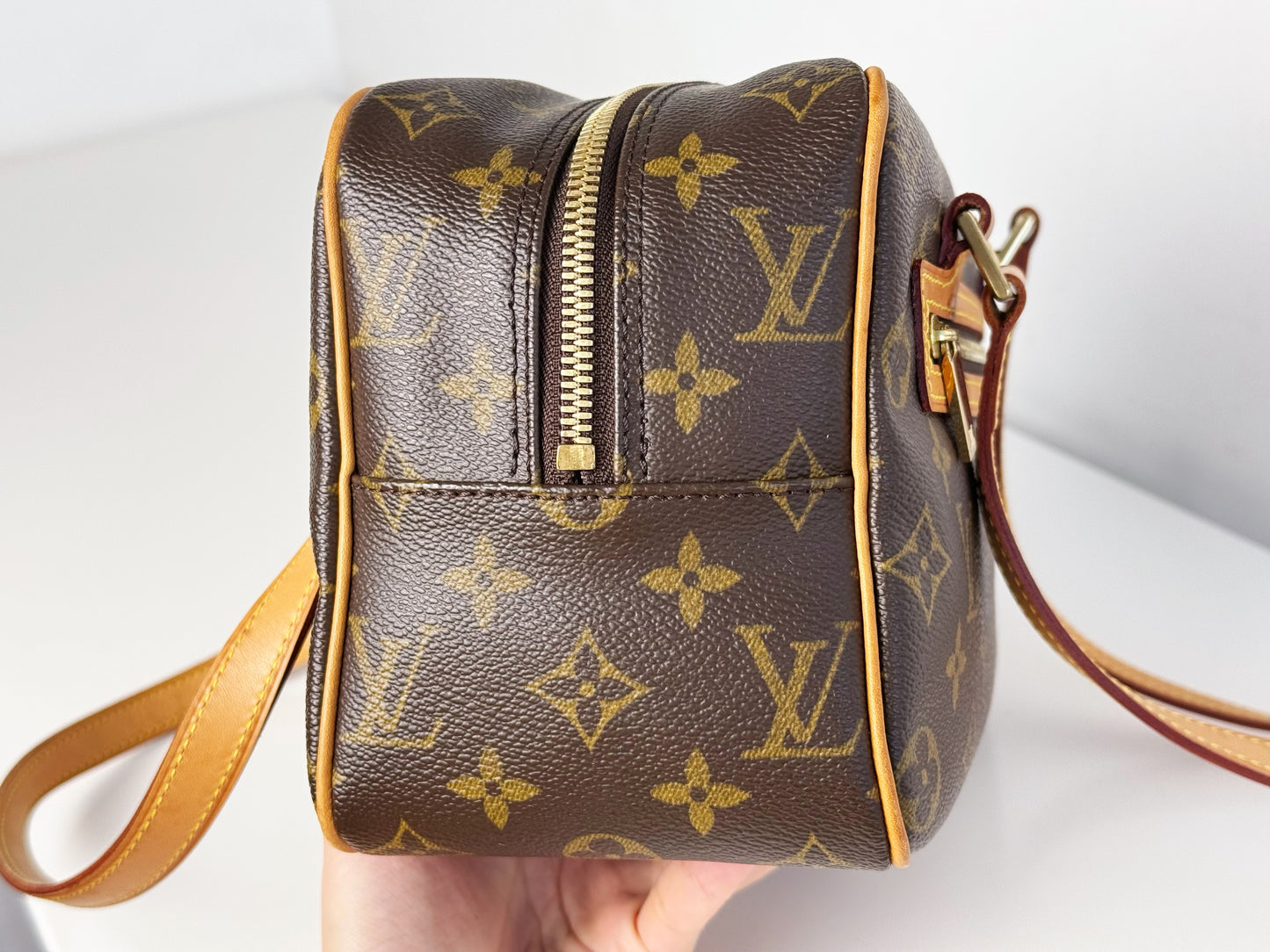 Louis Vuitton Vintage Cite MM Shoulder Bag