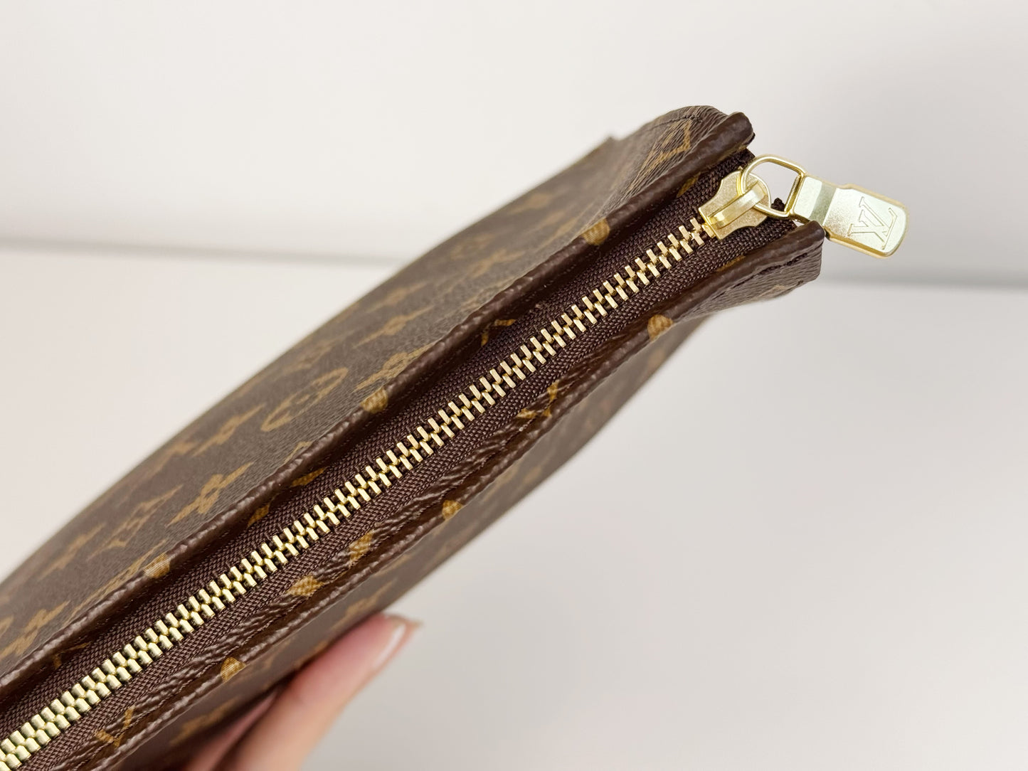 Louis Vuitton Vintage Toiletry 26 Handbag Crossbody Bag