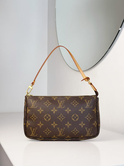 Louis Vuitton Vintage Pochette Accessoires Shoulder Crossbody Bag