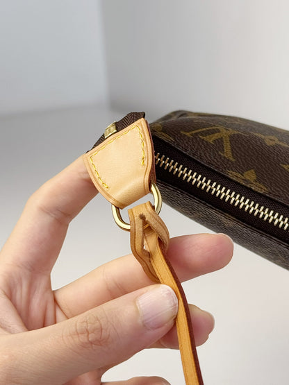 Louis Vuitton Vintage Pochette Accessoires Shoulder Crossbody Bag
