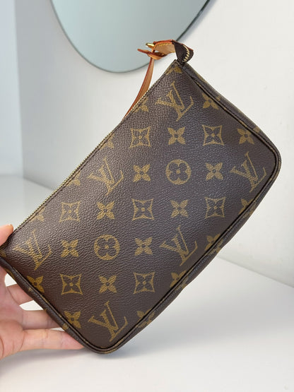 Louis Vuitton Vintage Pochette Accessoires Shoulder Crossbody Bag