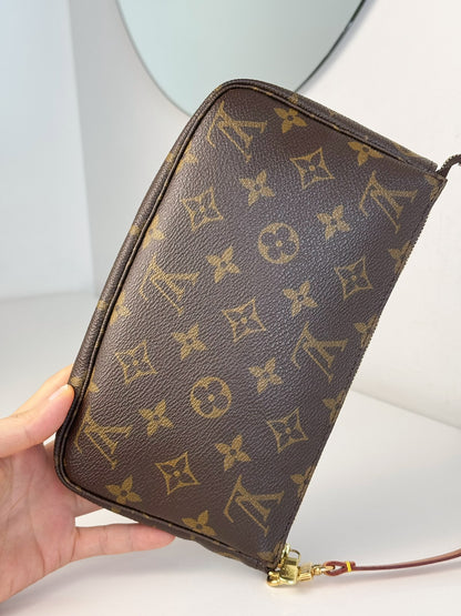 Louis Vuitton Vintage Pochette Accessoires Shoulder Crossbody Bag