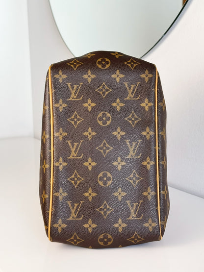 Louis Vuitton Vintage Batignolles Crossbody Bag