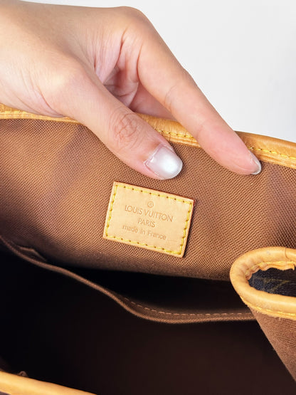 Louis Vuitton Vintage Batignolles Crossbody Bag