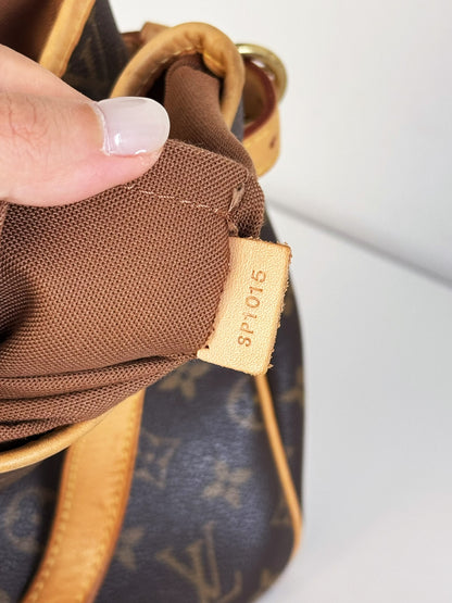 Louis Vuitton Vintage Batignolles Crossbody Bag