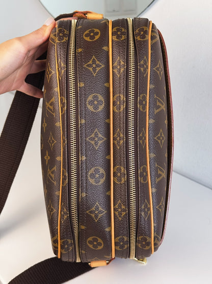Louis Vuitton Vintage Reporter Shoulder Crossbody Bag