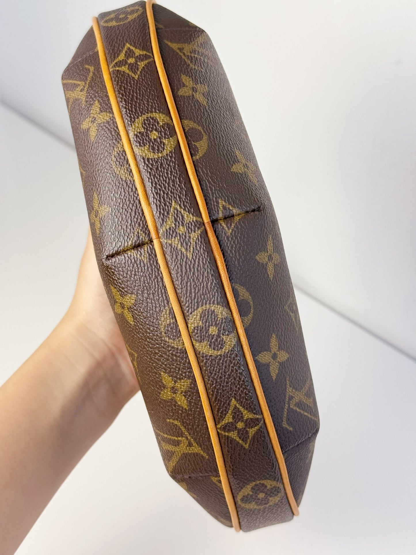 Louis Vuitton Vintage Croissant PM Shoulder Bag