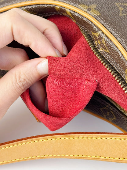 Louis Vuitton Vintage Croissant PM Shoulder Bag