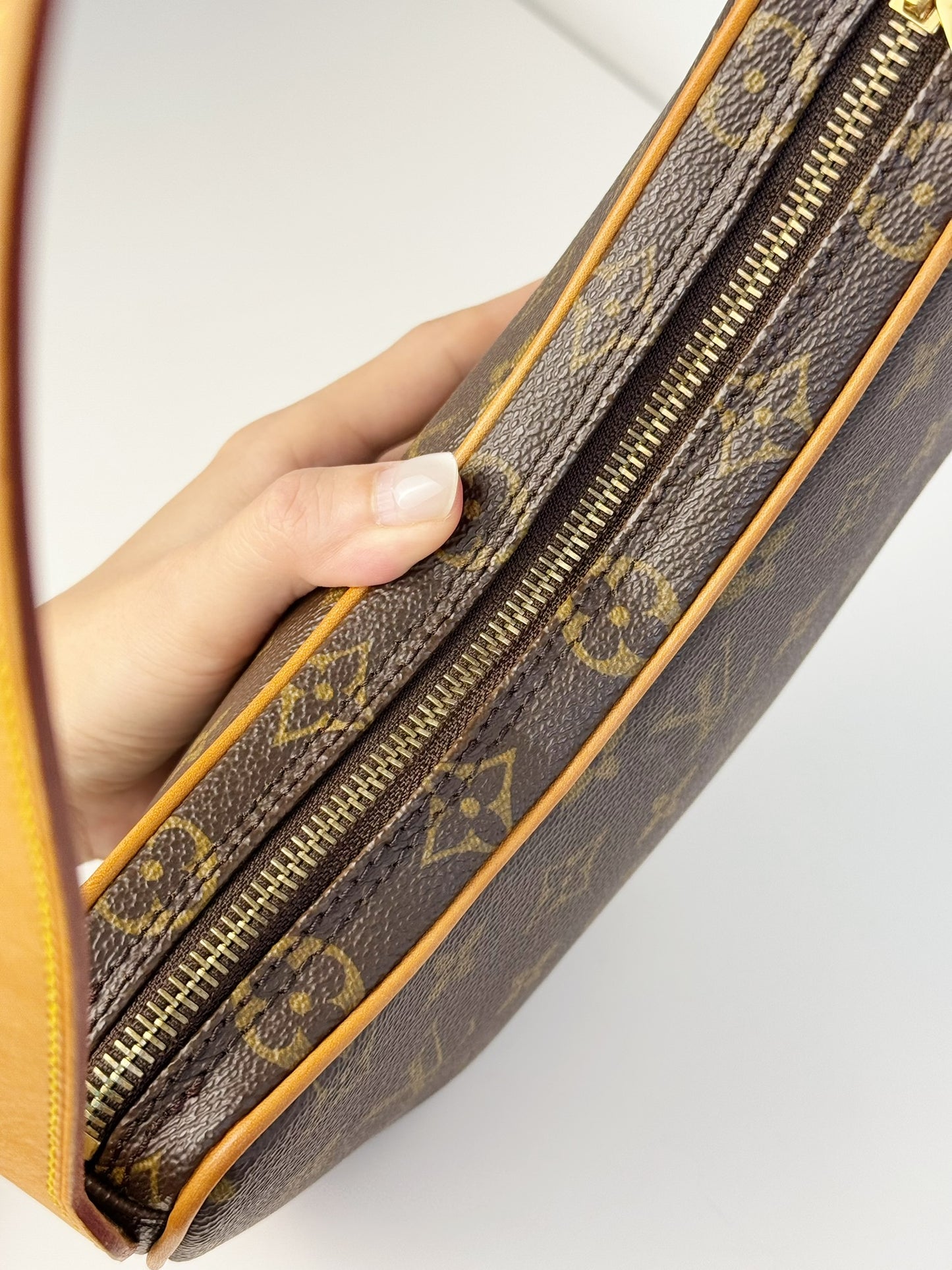 Louis Vuitton Vintage Croissant PM Shoulder Bag