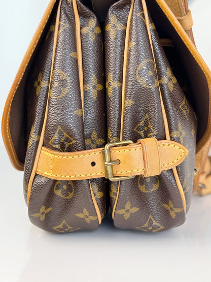Louis Vuitton Vintage Saumur 30 Shoulder Crossbody Bag