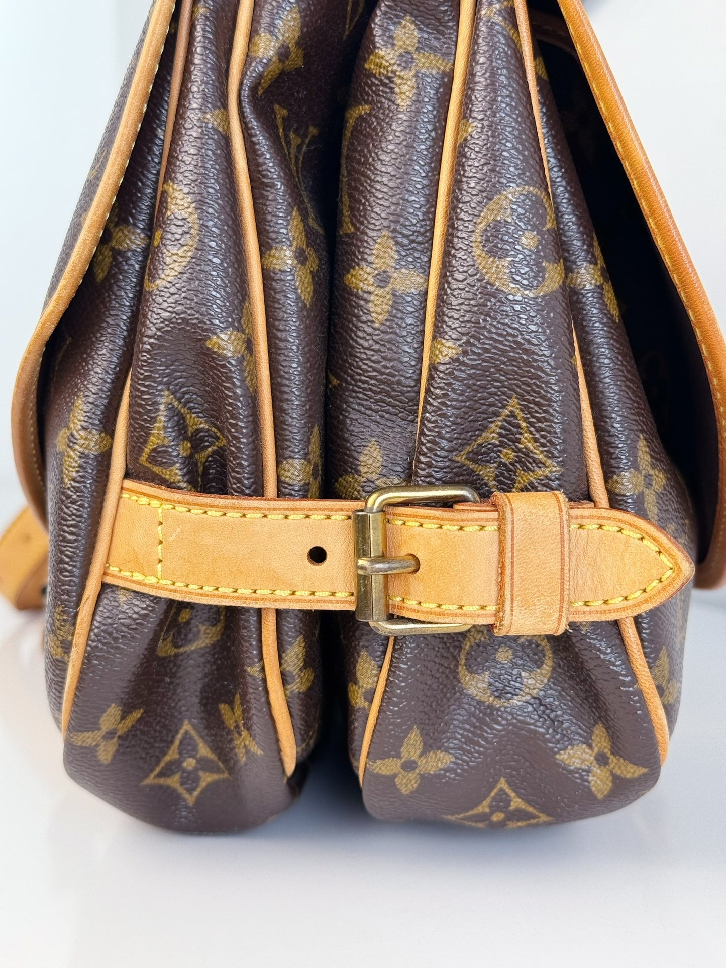 Louis Vuitton Vintage Saumur 30 Shoulder Crossbody Bag