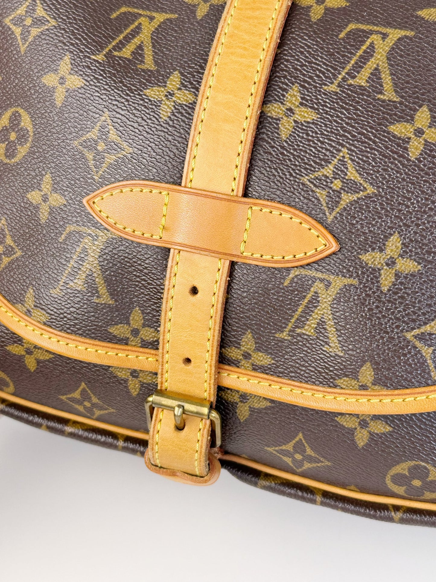 Louis Vuitton Vintage Saumur 30 Shoulder Crossbody Bag