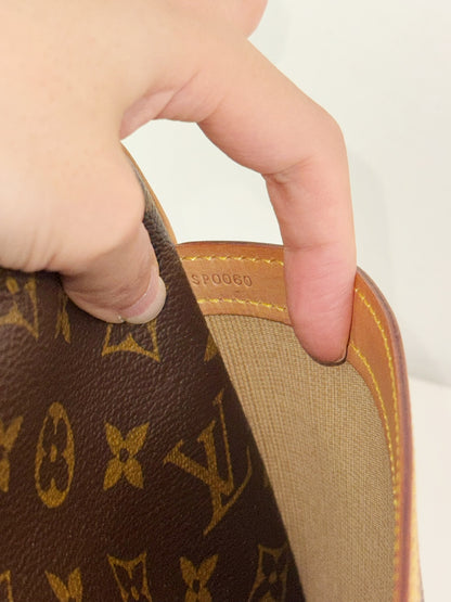 Louis Vuitton Vintage Reporter Shoulder Crossbody Bag