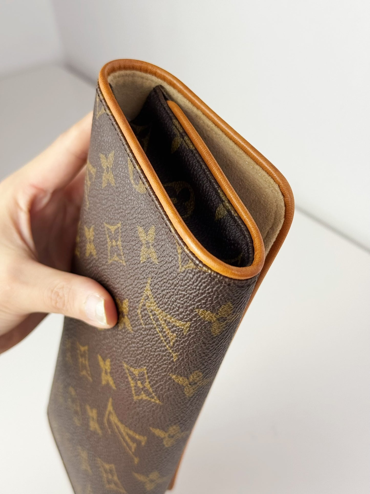 Louis Vuitton Vintage Twin Pochette GM Crossbody Shoulder Bag