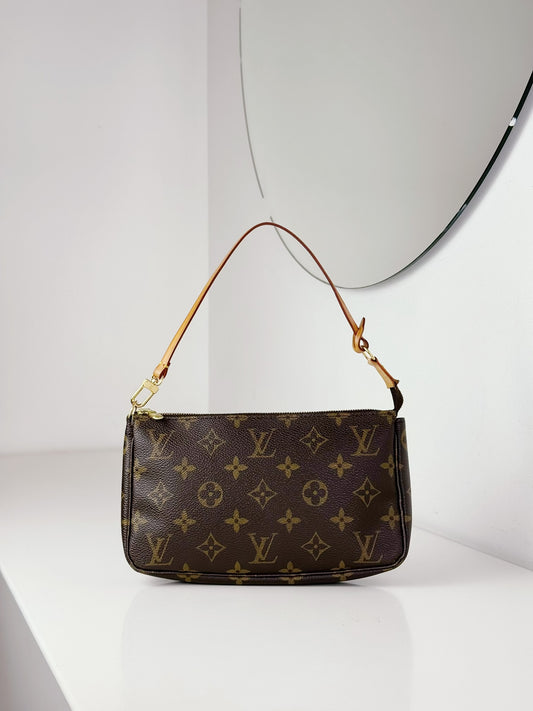 Louis Vuitton Vintage Pochette Accessoires Shoulder Crossbody Bag