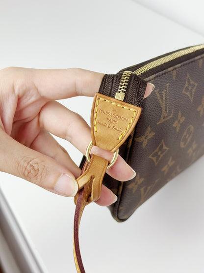 Louis Vuitton Pochette Accessoires Shoulder Crossbody Bag