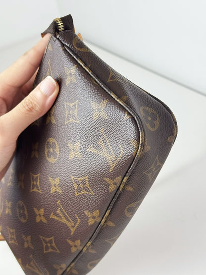 Louis Vuitton Pochette Accessoires Shoulder Crossbody Bag