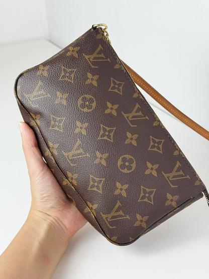 Louis Vuitton Pochette Accessoires Shoulder Crossbody Bag