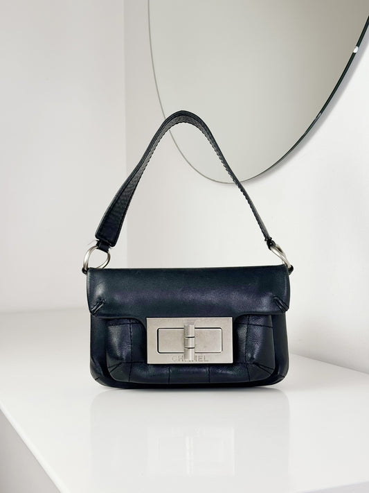 Chanel Vintage Black Chocolate Bar 2.55 Mademoiselle Lock Flap Shoulder Bag