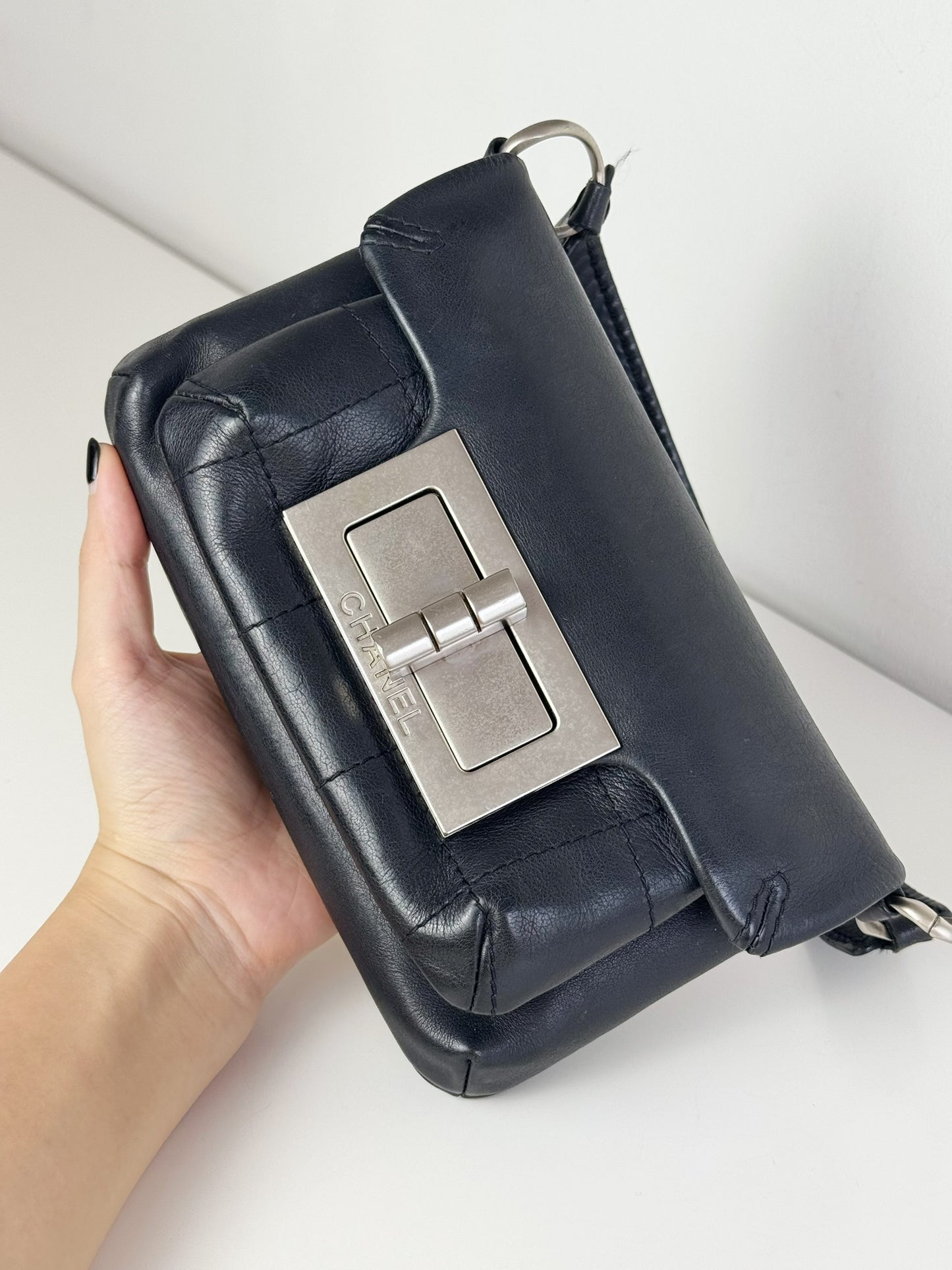 Chanel Vintage Black Chocolate Bar 2.55 Mademoiselle Lock Flap Shoulder Bag