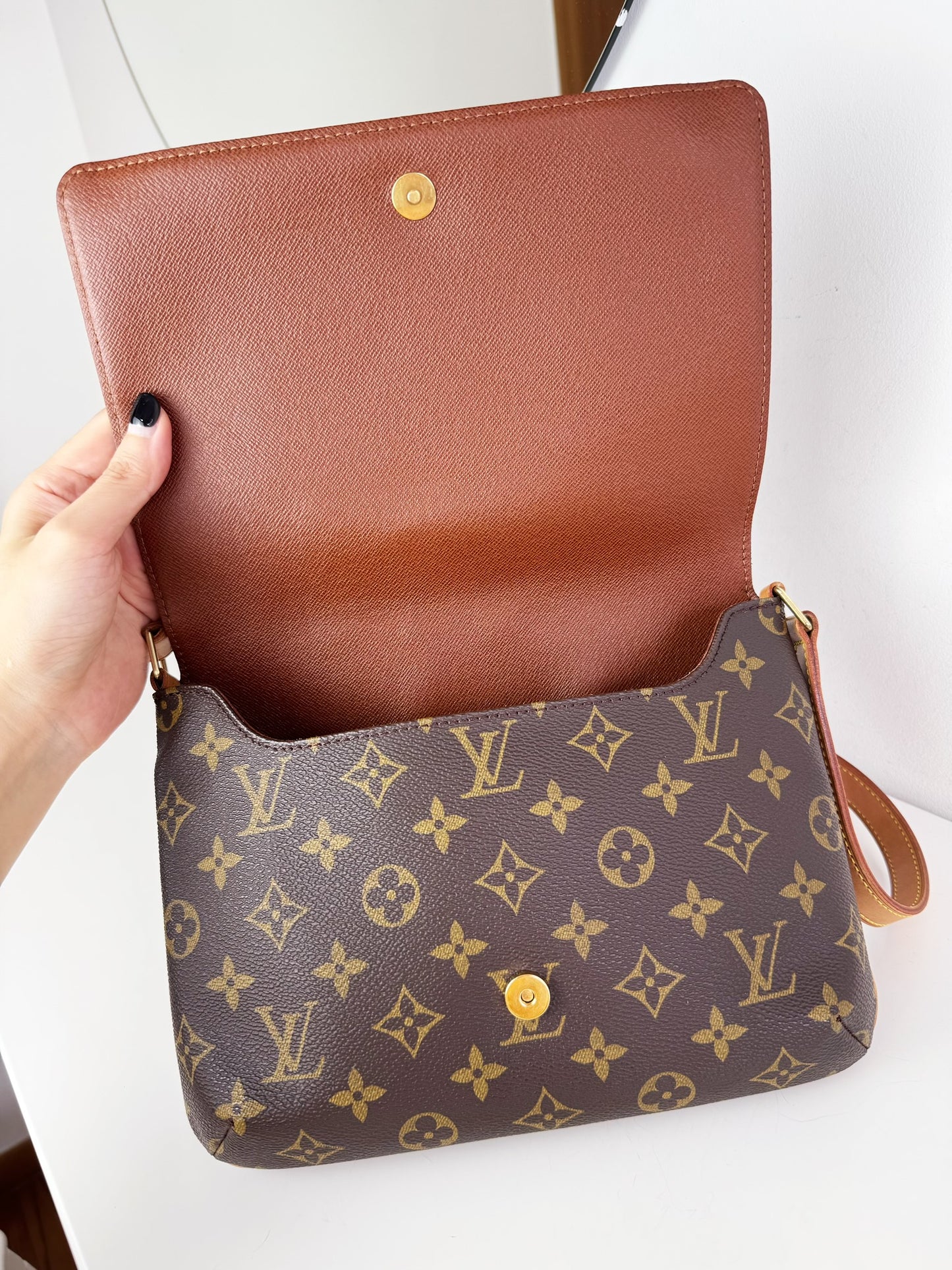 Louis Vuitton Musette Tango Shoulder Crossbody Bag