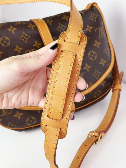 Louis Vuitton Vintage Saumur 30 Shoulder Crossbody Bag