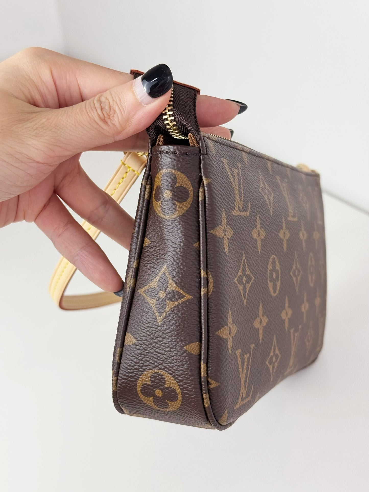 Louis Vuitton Pochette Accessoires Shoulder Crossbody Bag (RFID)