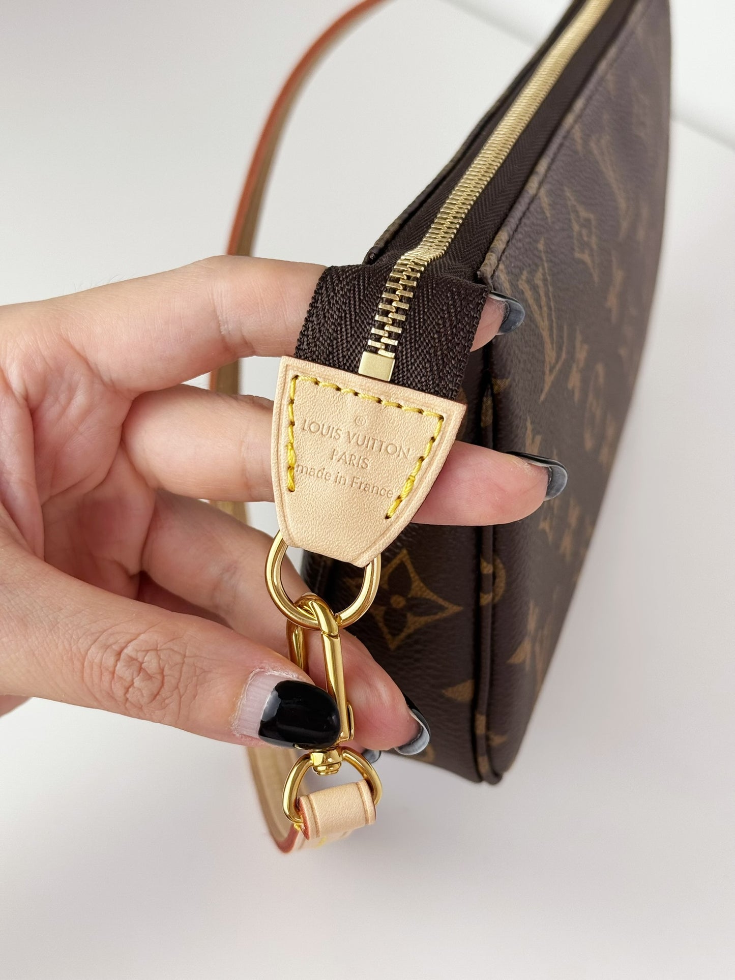 Louis Vuitton Pochette Accessoires Shoulder Crossbody Bag (RFID)