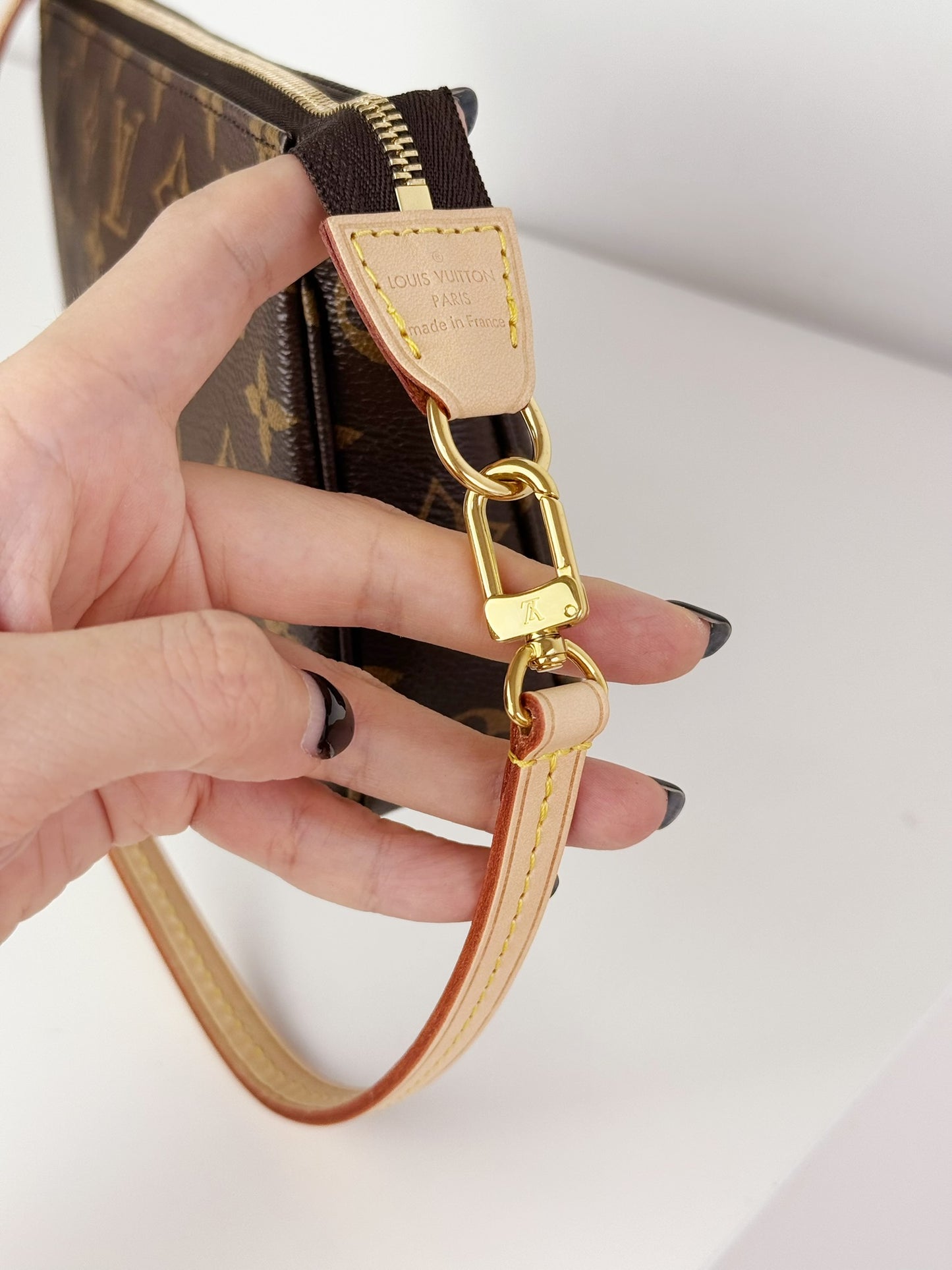 Louis Vuitton Pochette Accessoires Shoulder Crossbody Bag (RFID)