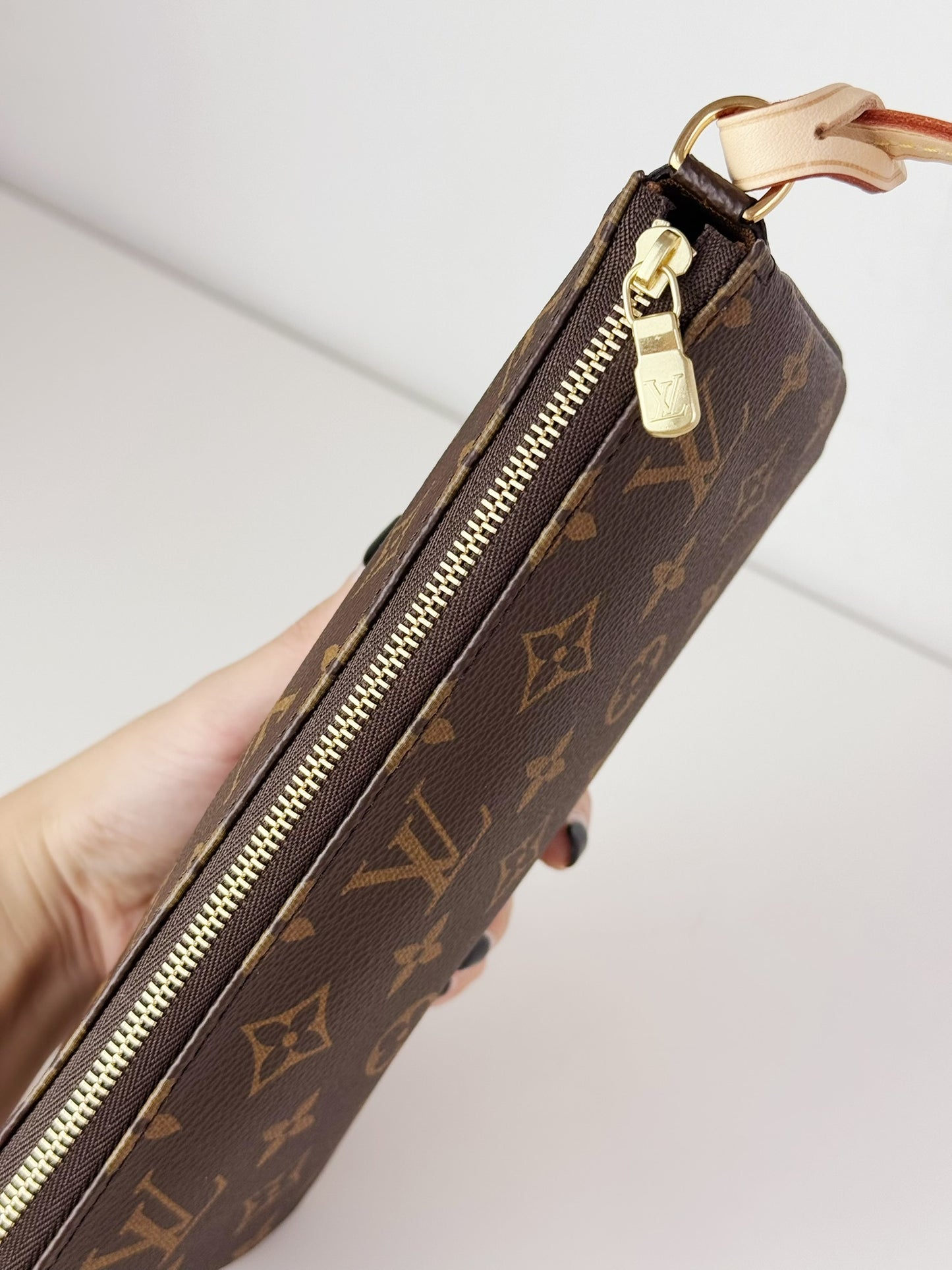 Louis Vuitton Pochette Accessoires Shoulder Crossbody Bag (RFID)