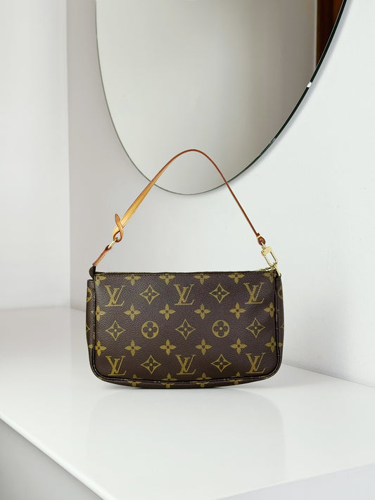 Louis Vuitton Vintage Pochette Accessoires Shoulder Crossbody Bag
