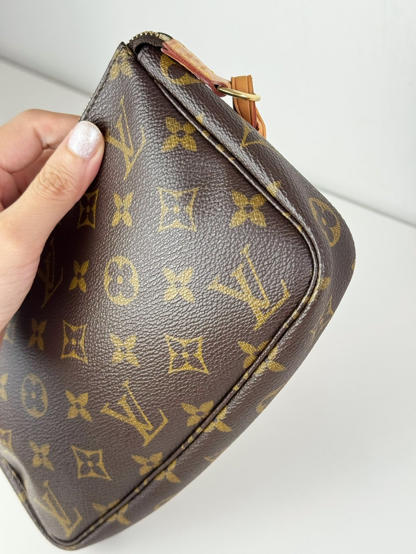 Louis Vuitton Vintage Pochette Accessoires Shoulder Crossbody Bag