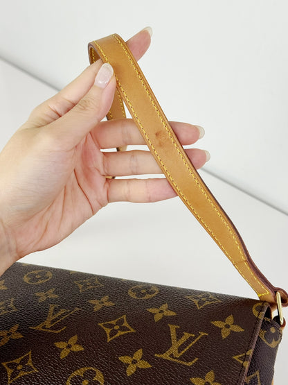 Louis Vuitton Musette Tango Shoulder Crossbody Bag