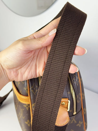Louis Vuitton Vintage Reporter Shoulder Crossbody Bag