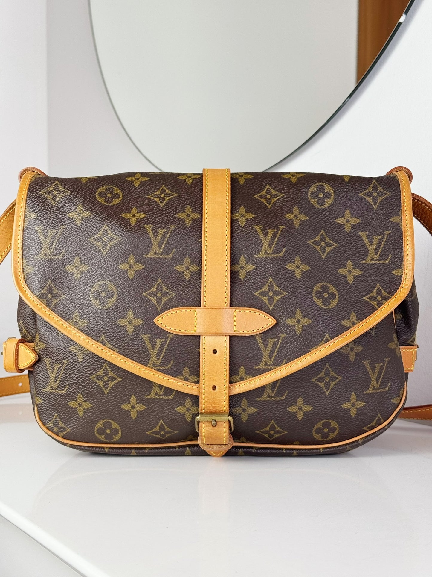 Louis Vuitton Vintage Saumur 30 Shoulder Crossbody Bag