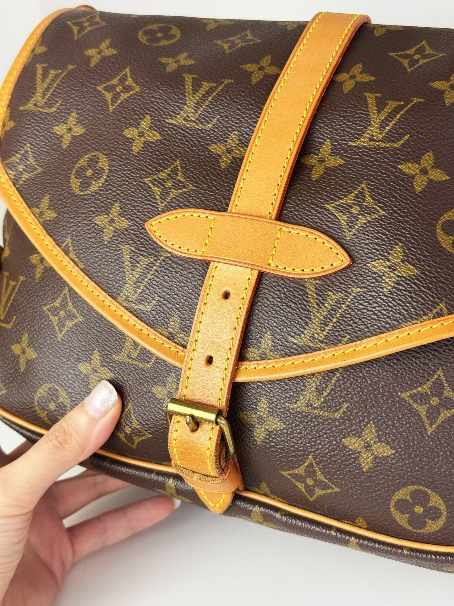Louis Vuitton Vintage Saumur 30 Shoulder Crossbody Bag