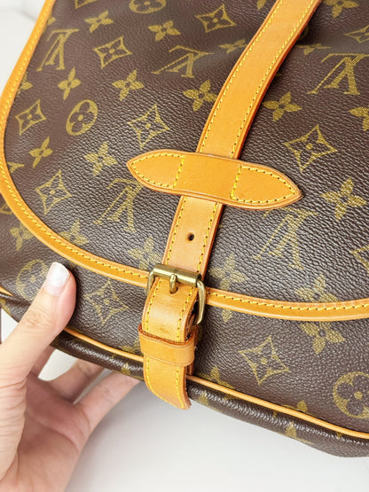 Louis Vuitton Vintage Saumur 30 Shoulder Crossbody Bag