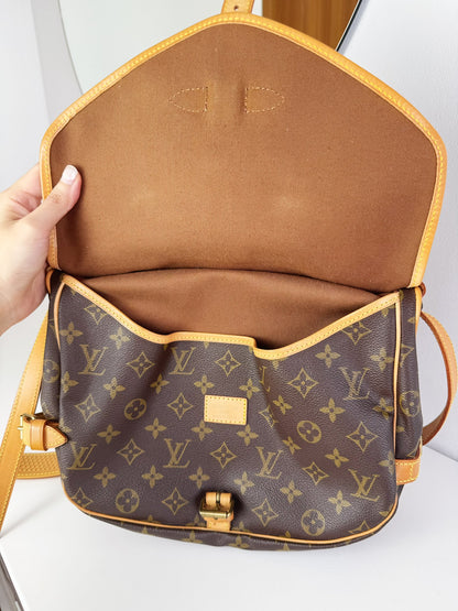 Louis Vuitton Vintage Saumur 30 Shoulder Crossbody Bag