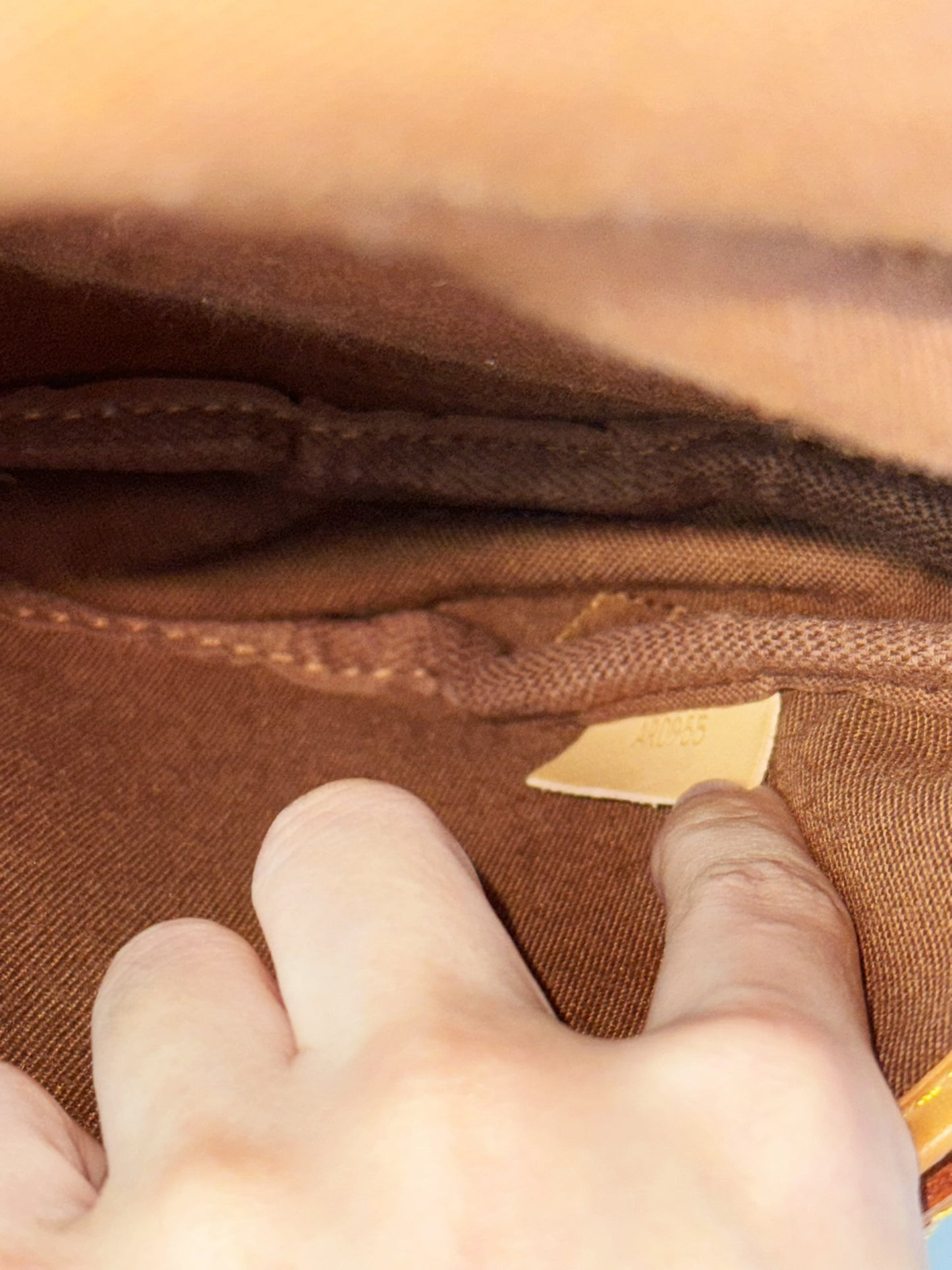 Louis Vuitton Vintage Saumur 30 Shoulder Crossbody Bag