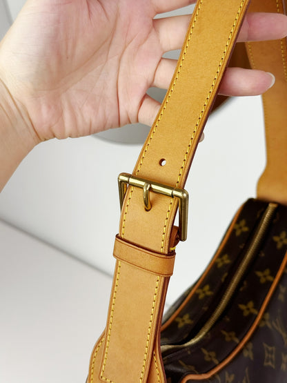 Louis Vuitton Vintage Croissant MM Shoulder Bag