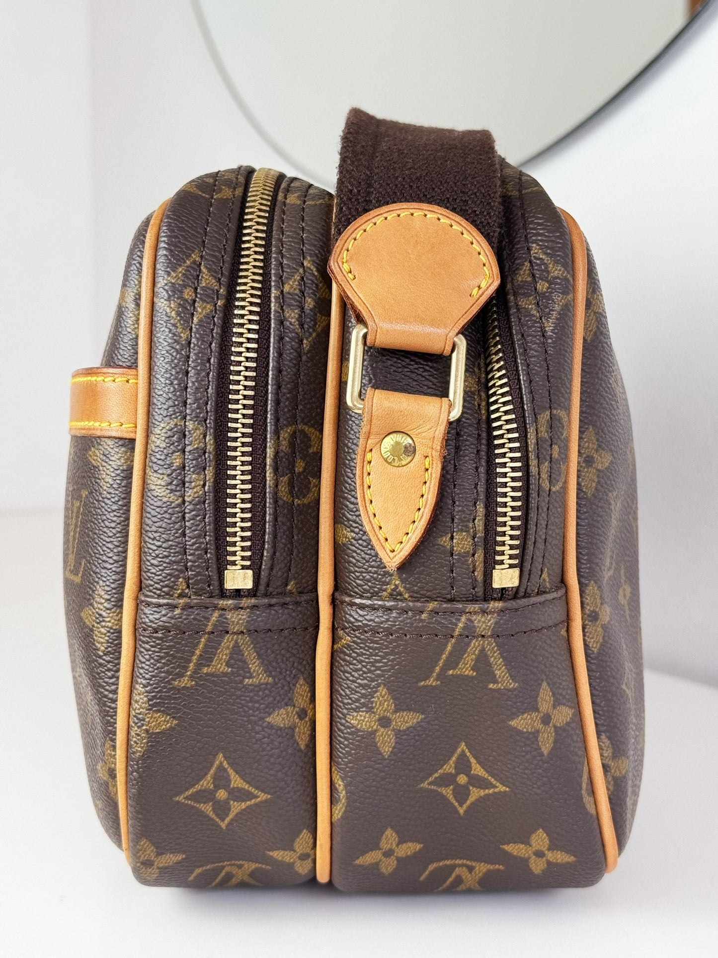 Louis Vuitton Vintage Reporter Shoulder Crossbody Bag