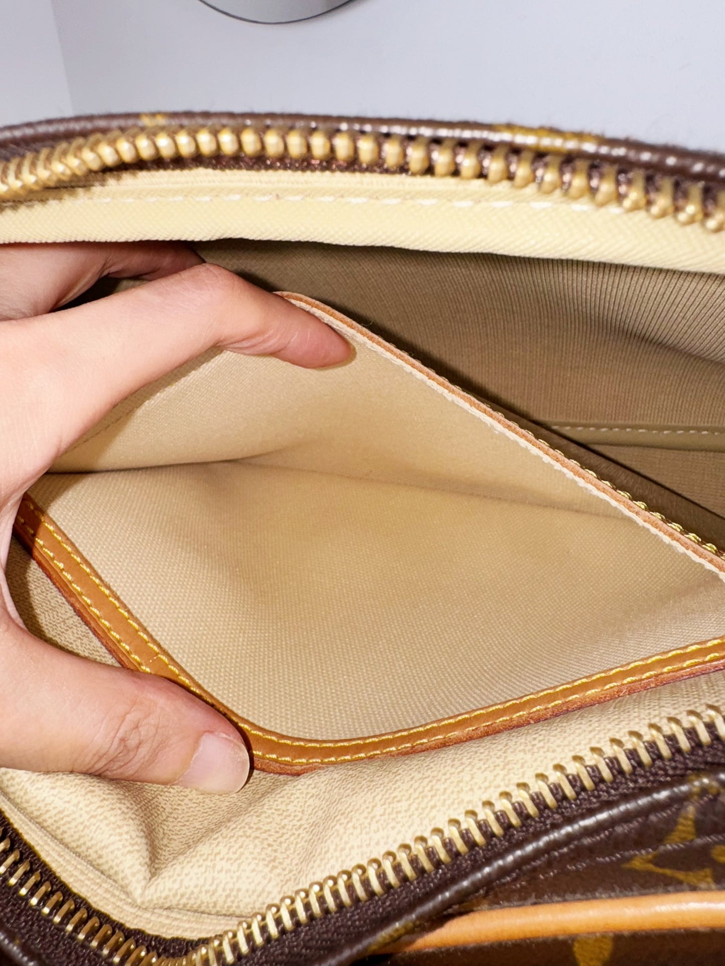 Louis Vuitton Vintage Reporter Shoulder Crossbody Bag